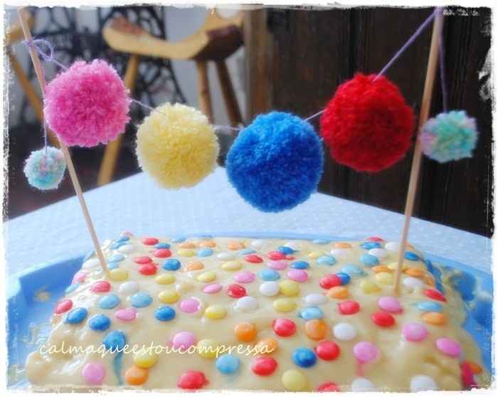 como fazer decoração de bodas de pompom