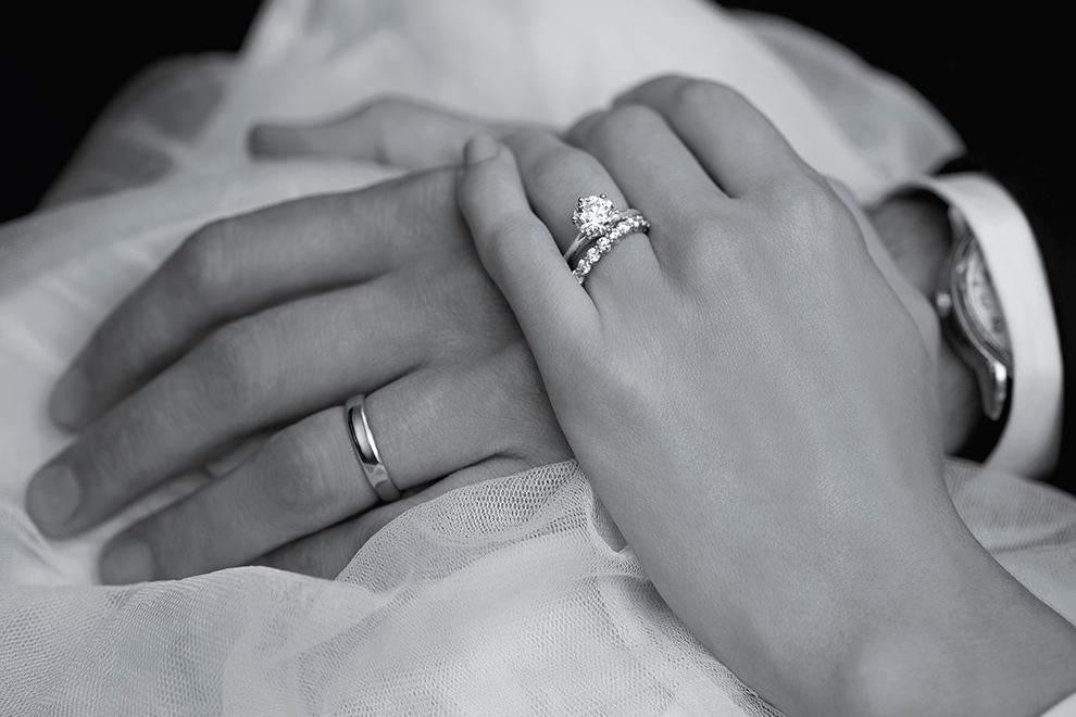 aliança mão direita