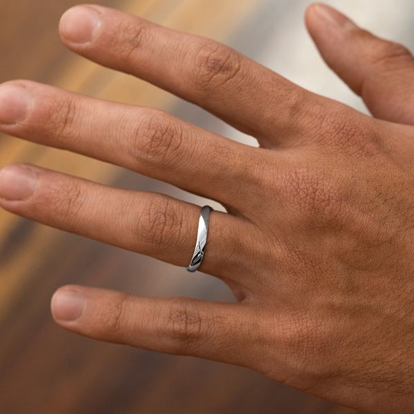 O que significa usar aliança na mão direita?