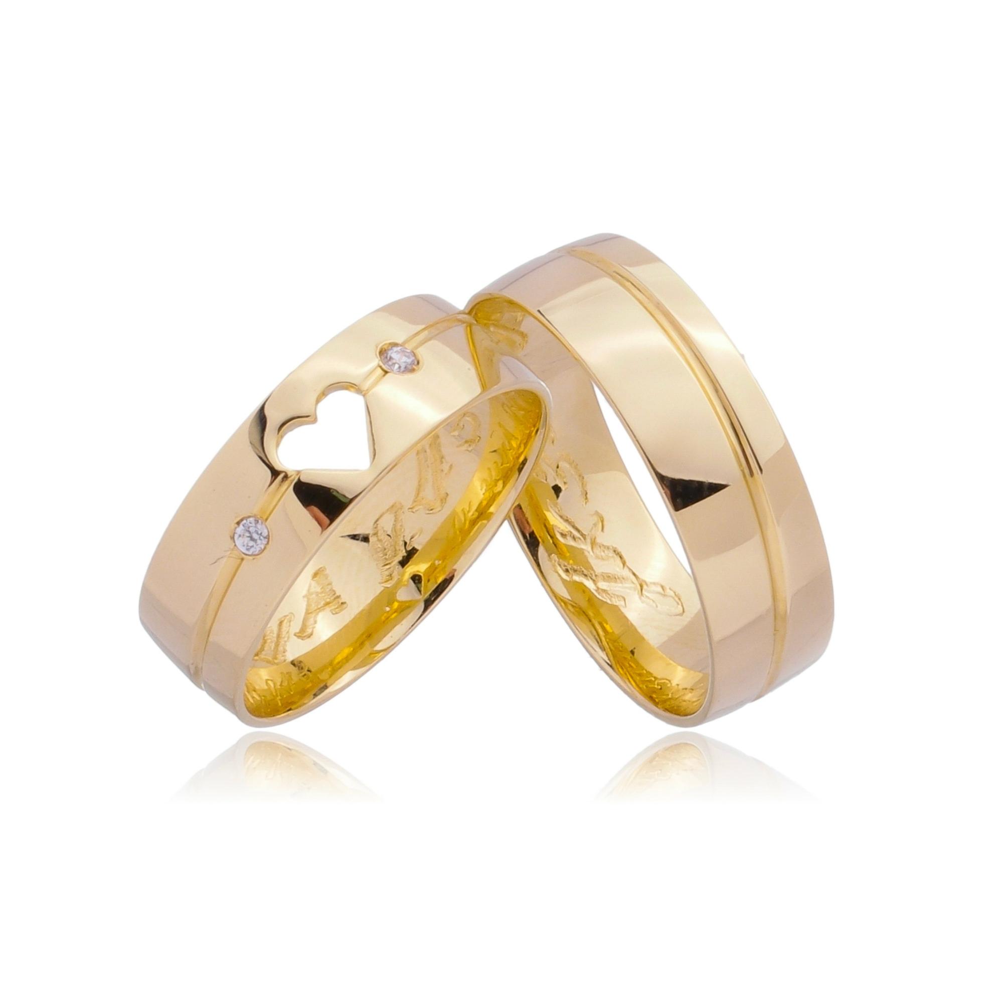 Alianças de casamento polidas