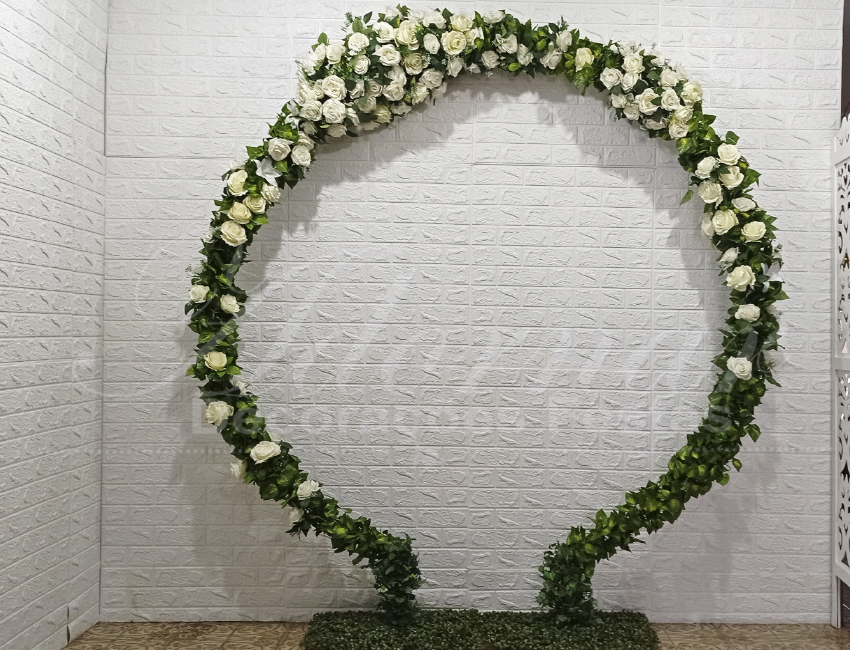 DIY: Como Montar Seu Próprio Arco de Flores para o Altar