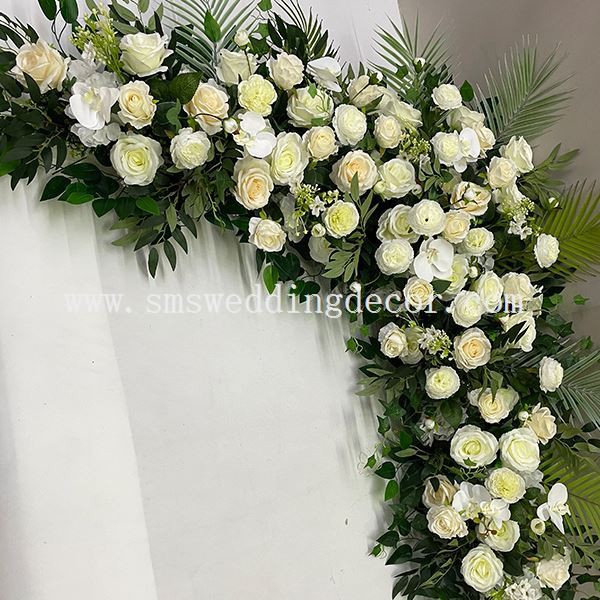 Guia Completo de Flores para Arcos de Casamento: Escolha a Ideal
