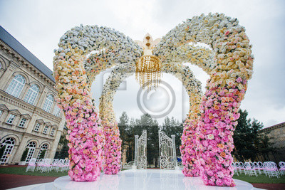 DIY: Como Montar Seu Próprio Arco de Flores para o Altar