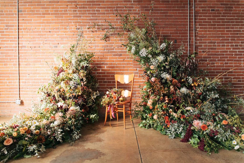 arranjo de flores baixo vs arranjo alto qual escolher
