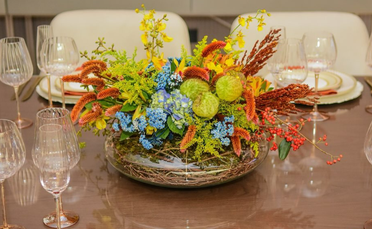 como fazer arranjo de flores baixo com suculentas