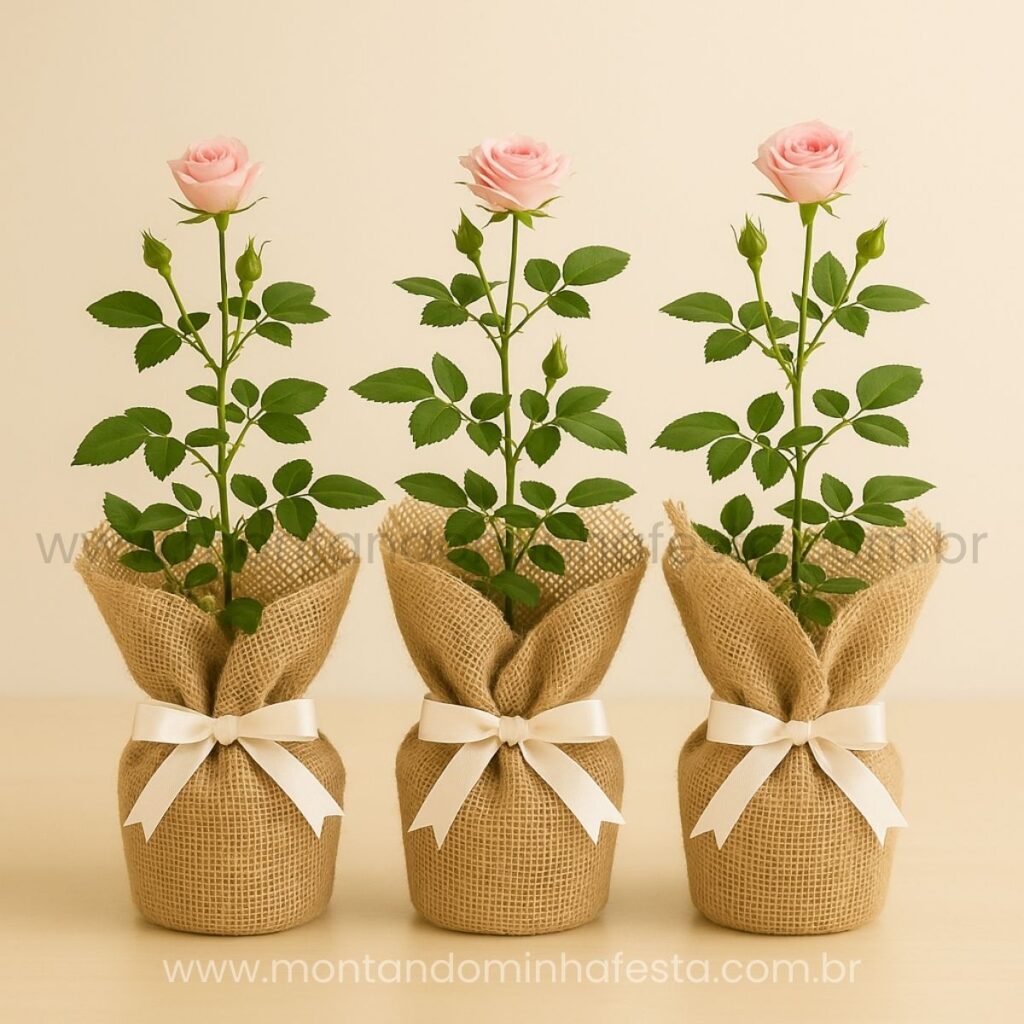 arranjos de flores para a mesa do bolo