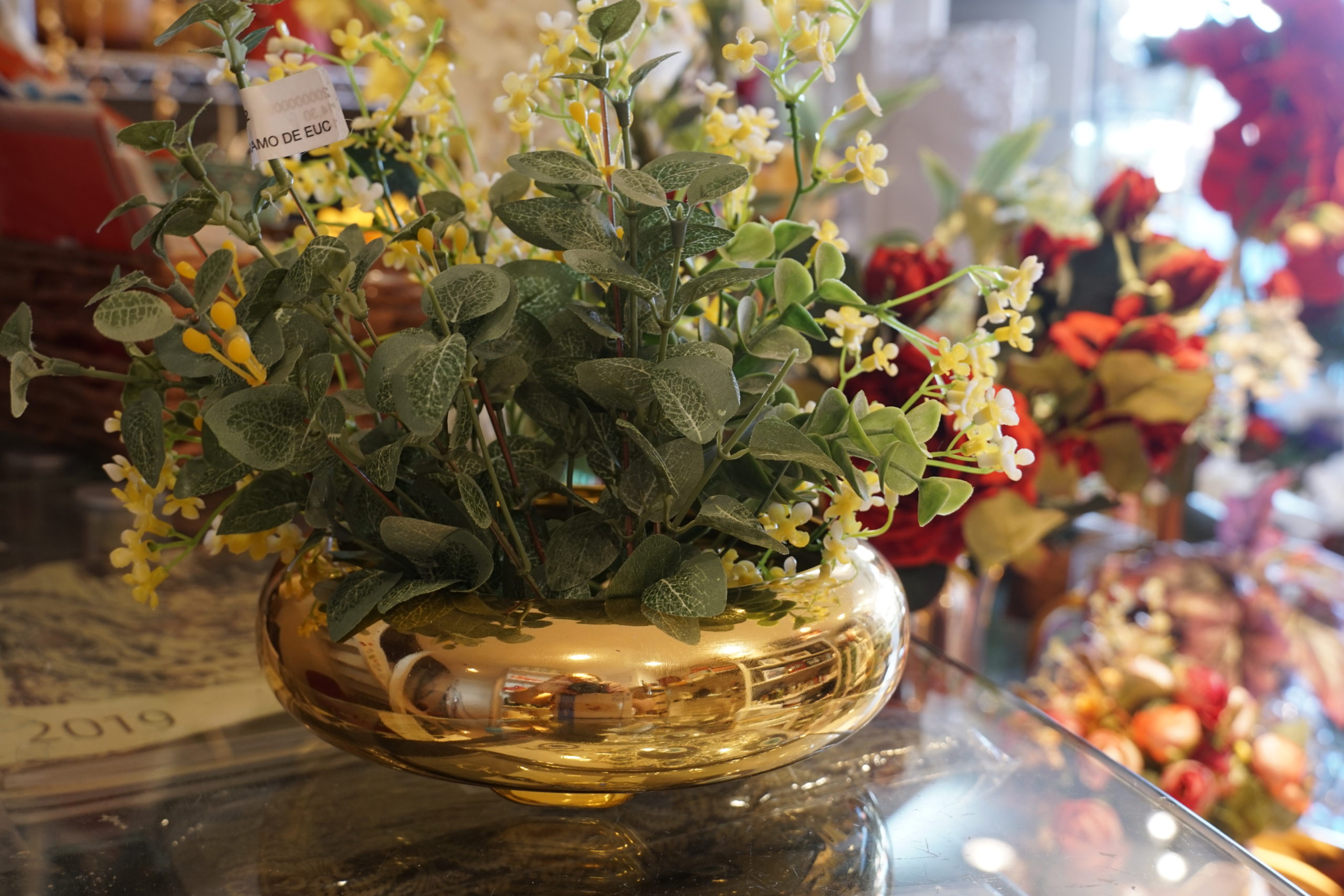 ideias de arranjos em vasos de cerâmica para sala de estar