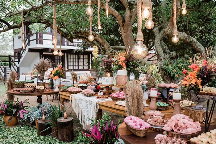 Harmonização Perfeita: Bebidas e Molhos para seu Bar de Ostras em Eventos