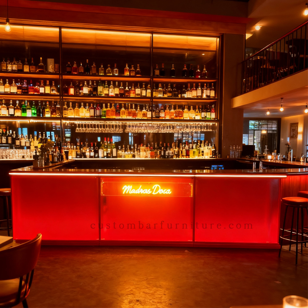 Tendências de Design: O Luxo da Pedra Natural Iluminada em Bares