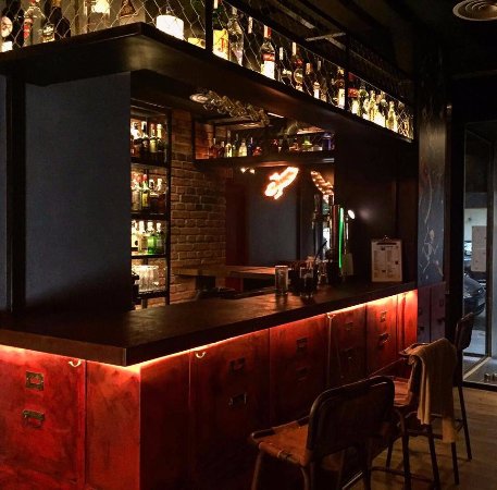 Como Escolher o Balcão de Bar Iluminado Perfeito para Sua Casa