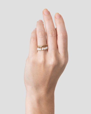 5 ideias de títulos:
1. Bodas de Estanho: Celebrando uma Década de Amor e Resiliência
2. 10 Anos de Casamento: O Que Simbolizam as Bodas de Estanho e Zinco?
3. Ideias Criativas para Comemorar suas Bodas de Estanho
4. A Esmeralda e o Estanho: Símbolos Poderosos para 10 Anos de União
5. Presentes Inesquecíveis para as Bodas de Estanho: Surpreenda seu Amor