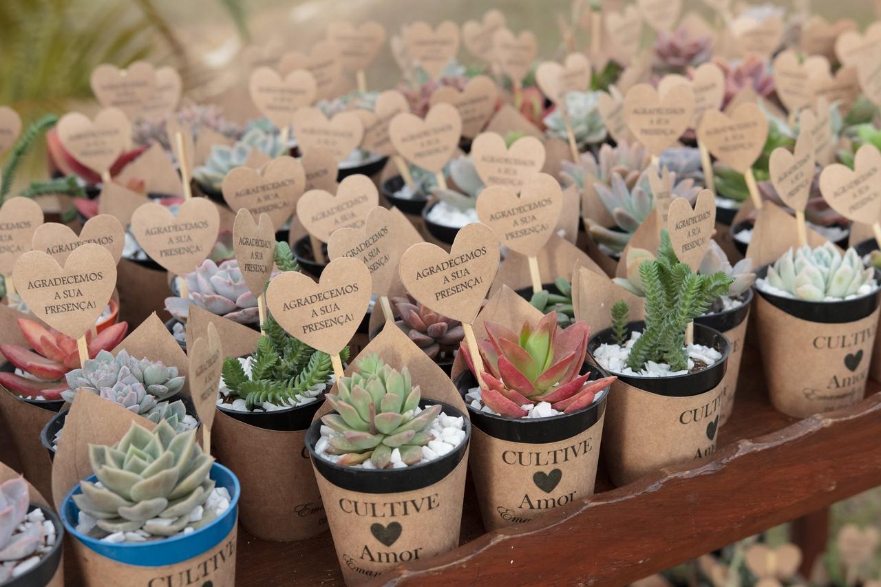 A Esmeralda e o Significado Profundo nas Bodas de 10 Anos