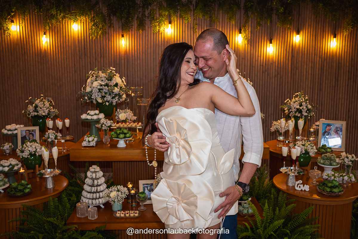 O Significado Profundo da Porcelana e do Diamante nas Bodas de 20 Anos