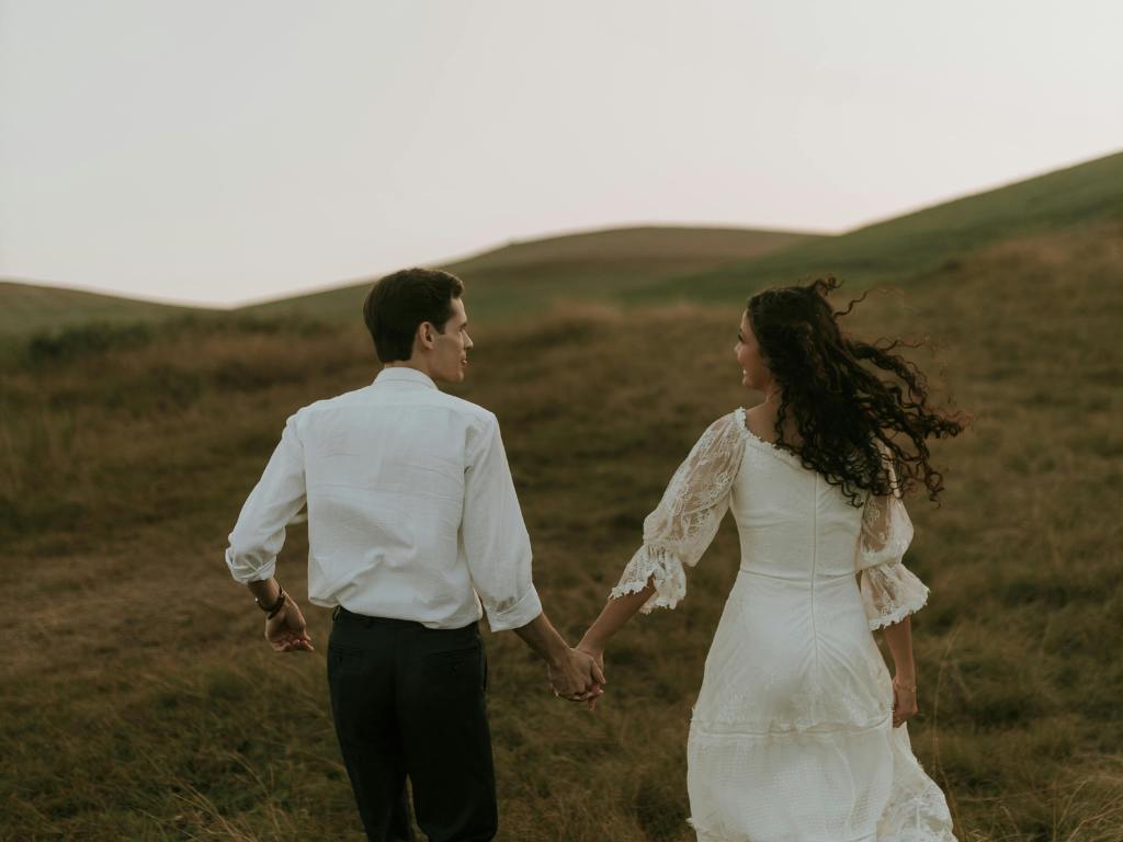 5 Ideias Criativas para Celebrar suas Bodas de Madeira
Como Escolher o Presente Perfeito para as Bodas de Madeira
O Significado Profundo das Bodas de Madeira: 5 Anos de União
Destinos Românticos para Comemorar 5 Anos de Casamento
Bodas de Madeira: Símbolos e Tradições para Celebrar seu Amor