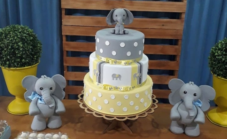 DIY: Aprenda a Fazer Seu Próprio Bolo Cenográfico com EVA e Isopor