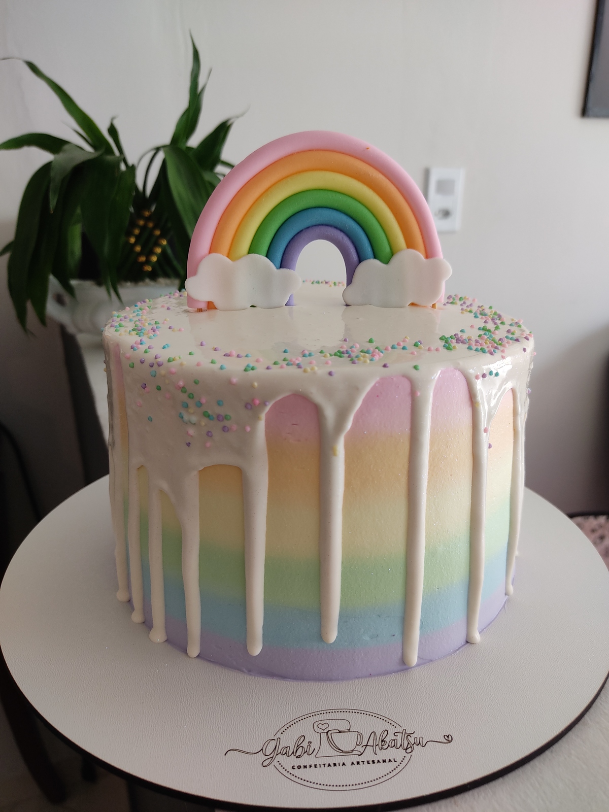 Guia Completo: Como Fazer um Bolo Arco-Íris Perfeito com Chantilly