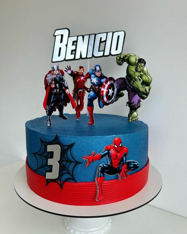 bolo vingadores com mousse de maracujá