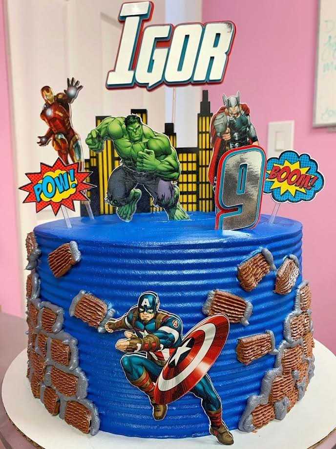 bolo vingadores em EVA