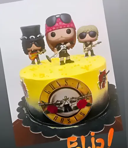 Papel de Arroz ou Pasta Americana: Qual a Melhor Cobertura para Seu Bolo Guns N' Roses?