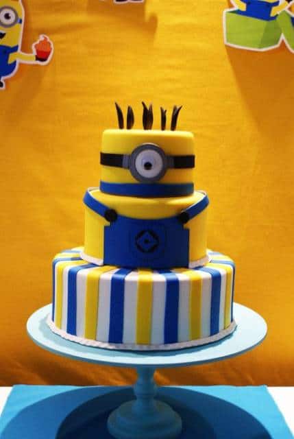 bolo minions dois andares