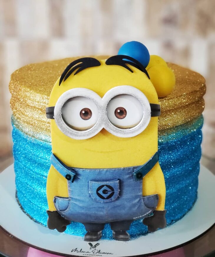 receita bolo minions decorado