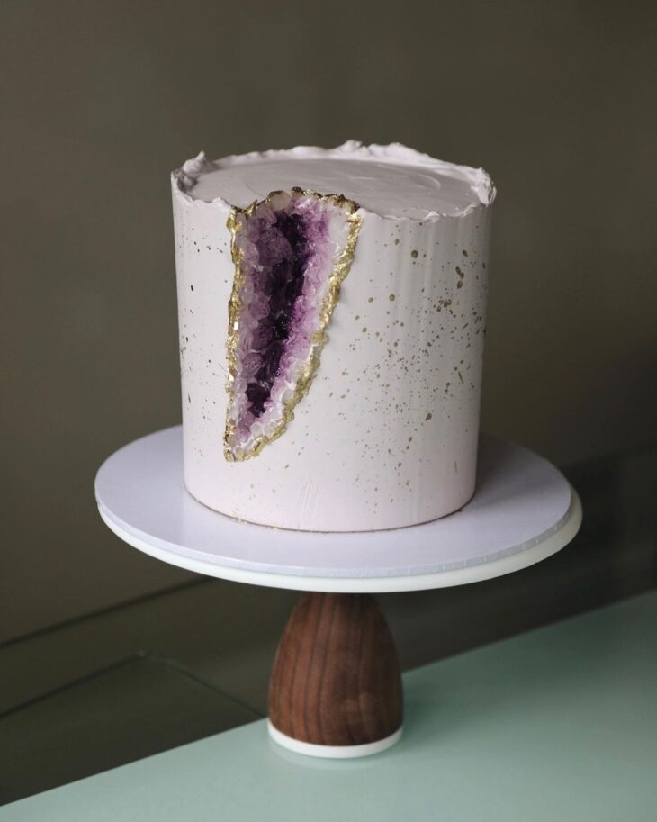 Bolo Decorado Pedras