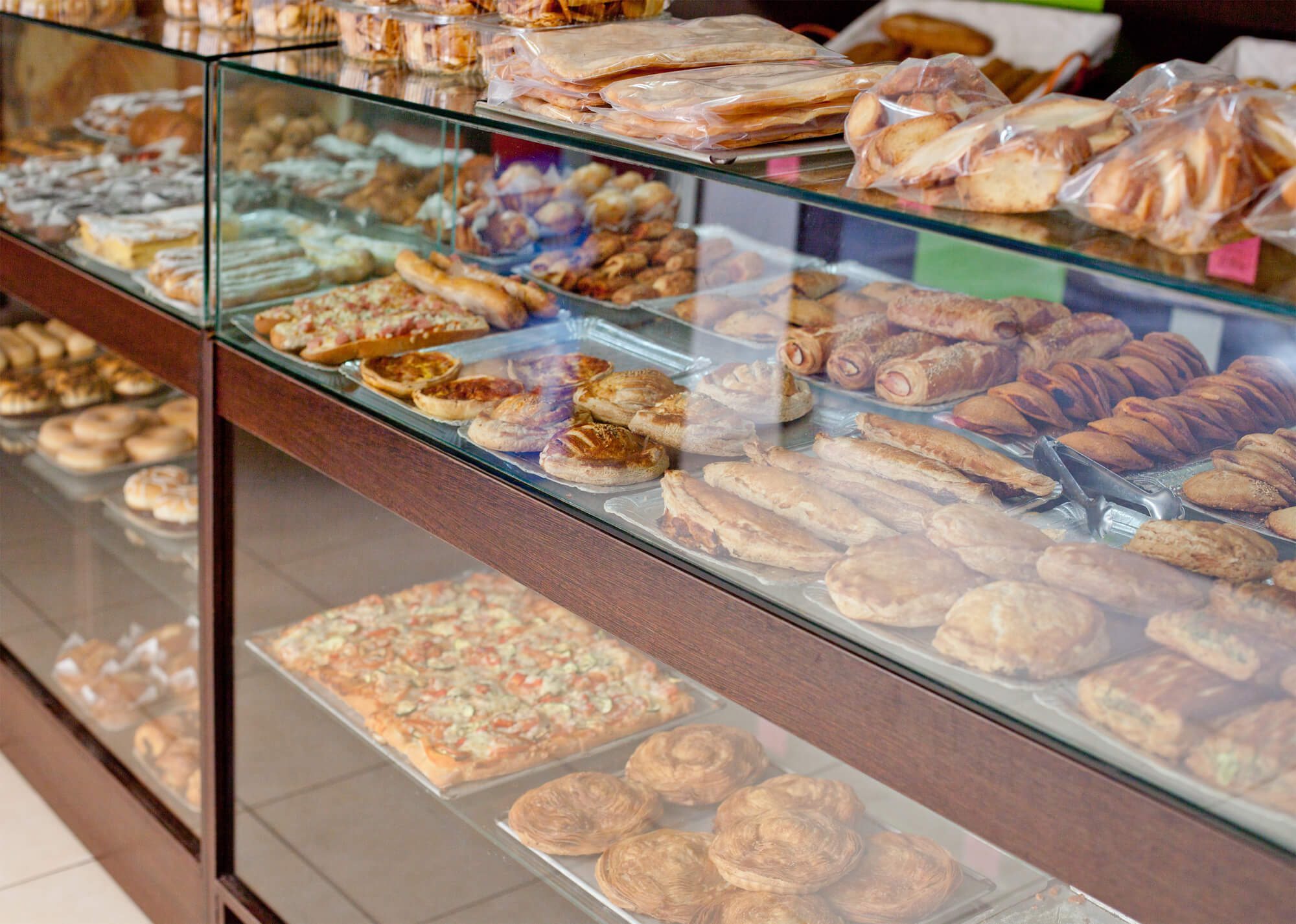 quanto custa um bolo decorado prateleira