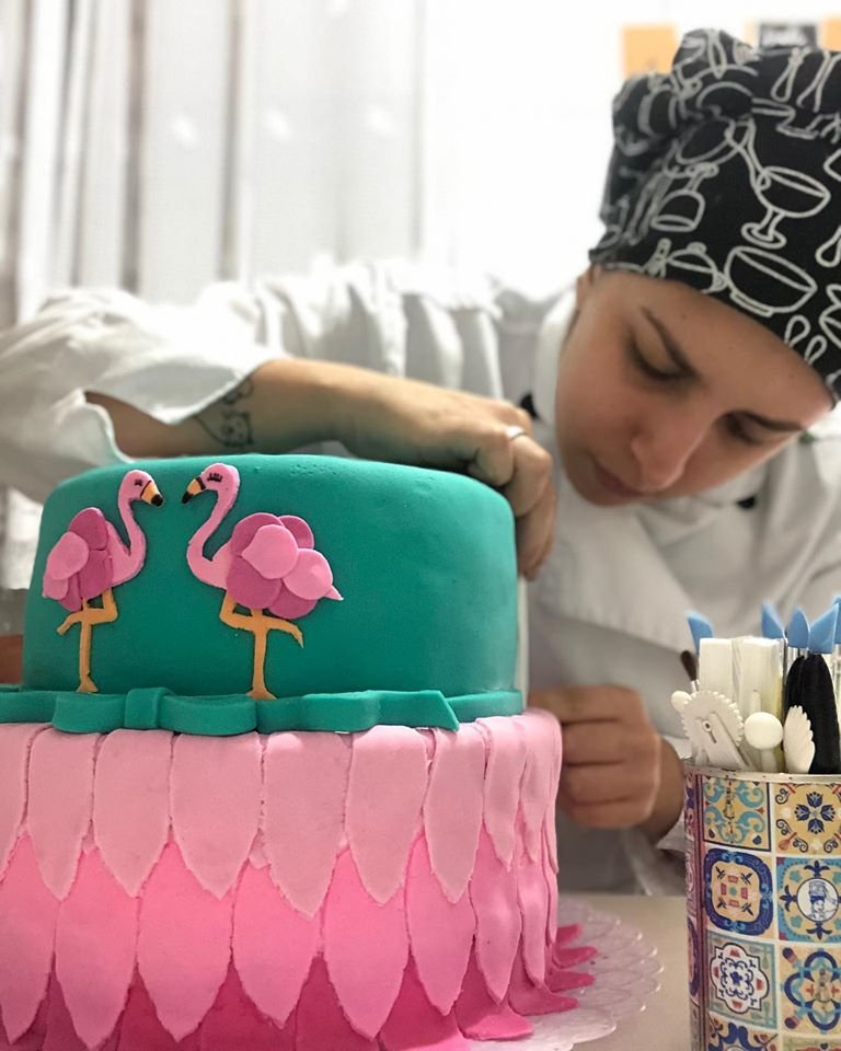 ideias de bolo decorado estante de livros