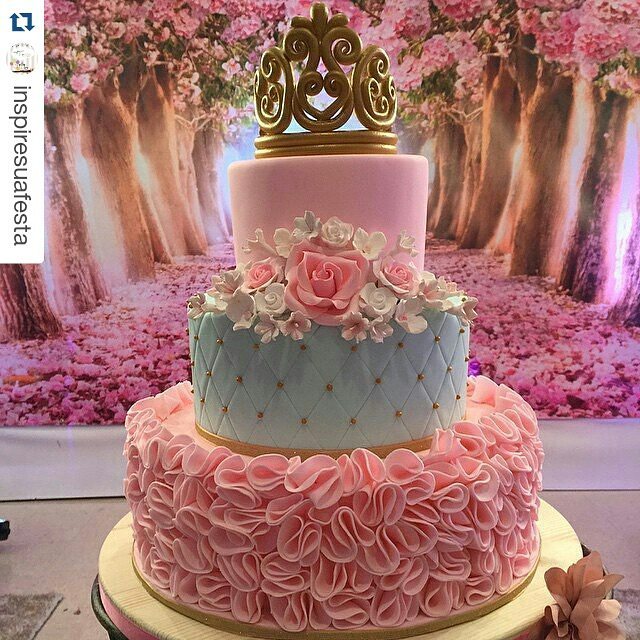 Guia Completo: Como Escolher o Bolo de Princesa Perfeito para sua Festa