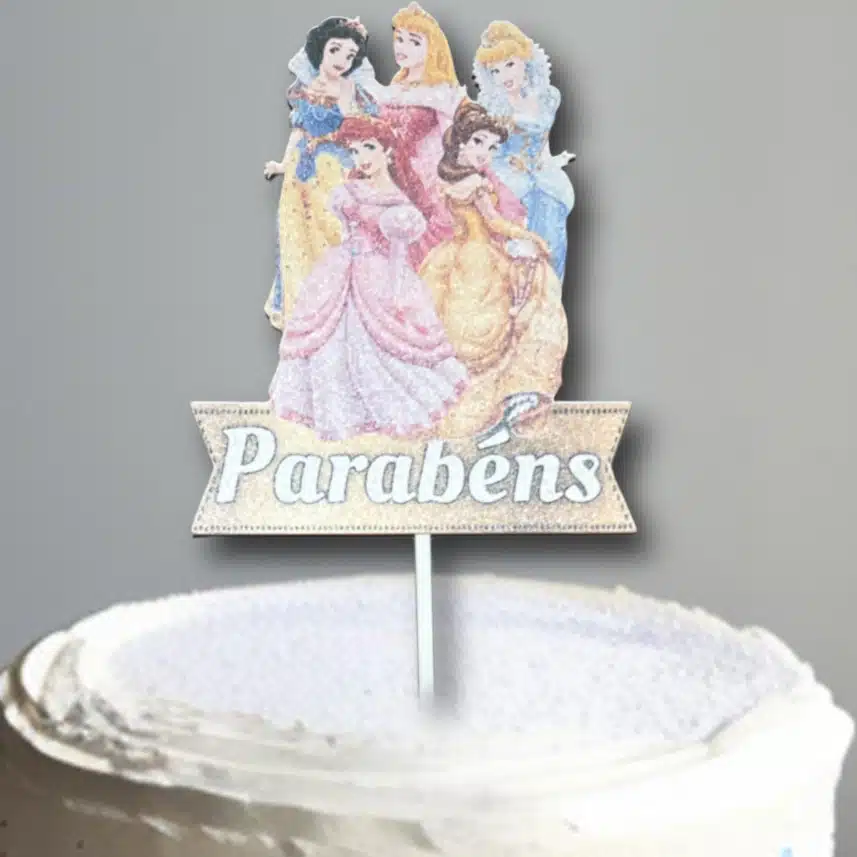 Decoração de Bolo de Princesa: Técnicas Essenciais com Chantilly e Pasta Americana