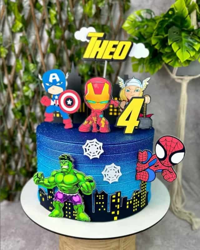 bolo decorado super herois infantil