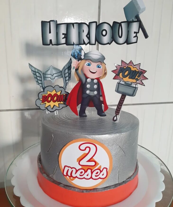 bolo thor dourado