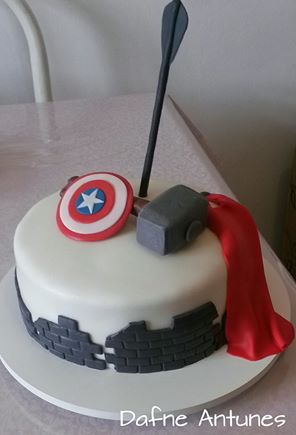 bolo thor para festa infantil