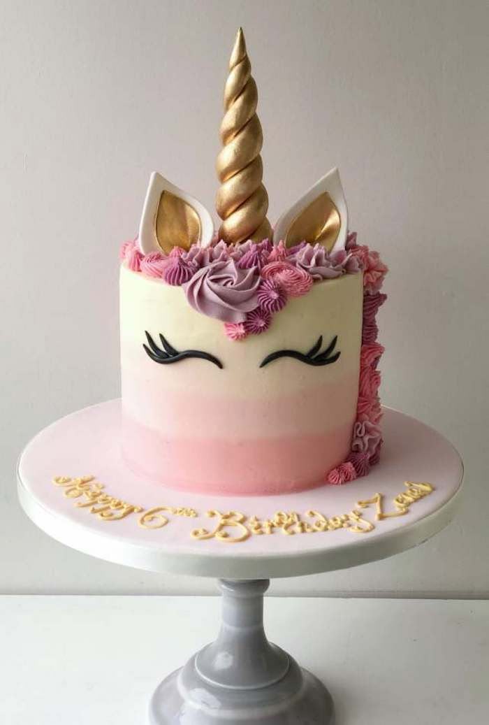 5 Ideias de Títulos para Artigos sobre Bolo de Unicórnio:
1. Bolo de Unicórnio: Guia Completo de Decoração e Inspiração
2. Como Fazer um Bolo de Unicórnio Encantador em Casa
3. Os Segredos do Chantilly e Chantininho para Bolos de Unicórnio Perfeitos
4. Bolo de Unicórnio: Elementos Essenciais para um Visual Mágico
5. Festa de Unicórnio: Dicas de Decoração e Receitas de Bolo