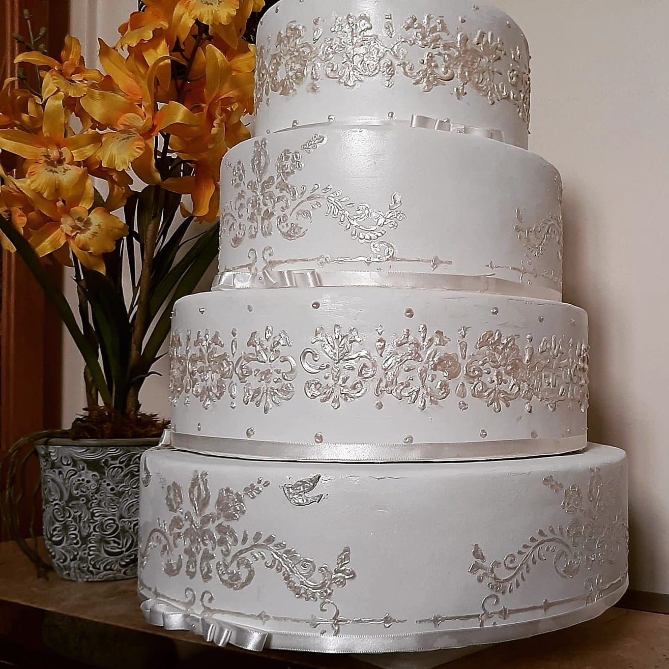 DIY Bolo Fake de Casamento: Materiais e Passo a Passo para Economizar