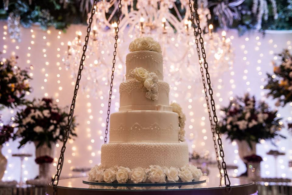 Guia Completo: Como Escolher o Bolo Fake Perfeito para Seu Casamento