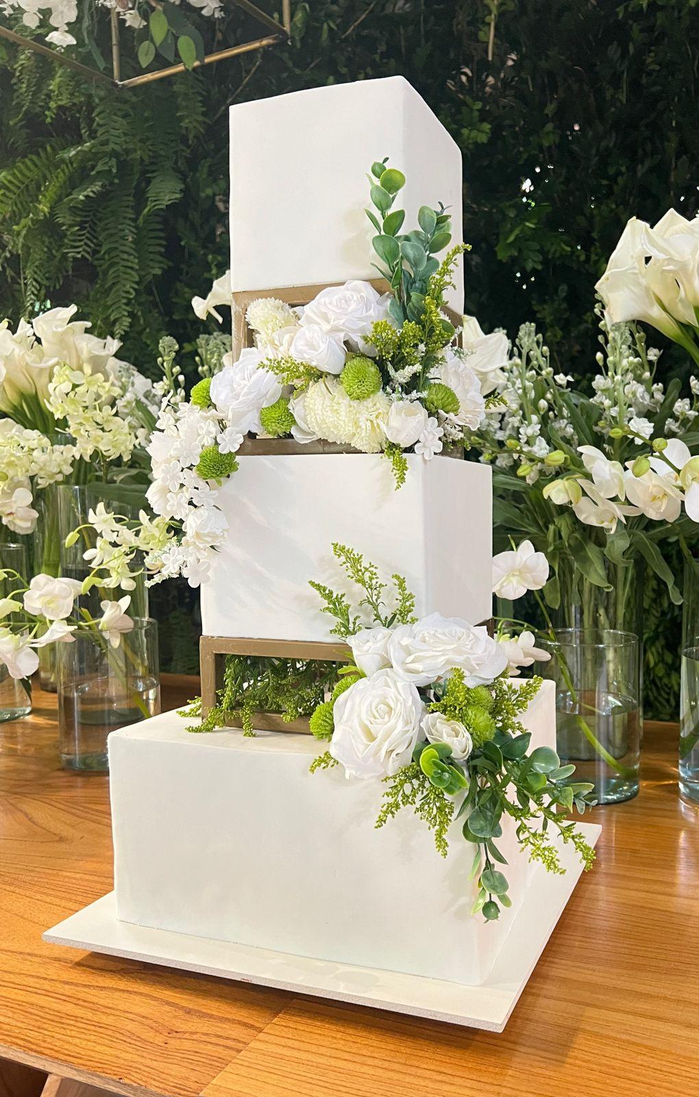 bolo quadrado casamento 3 andares