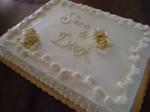 bolo quadrado casamento dourado