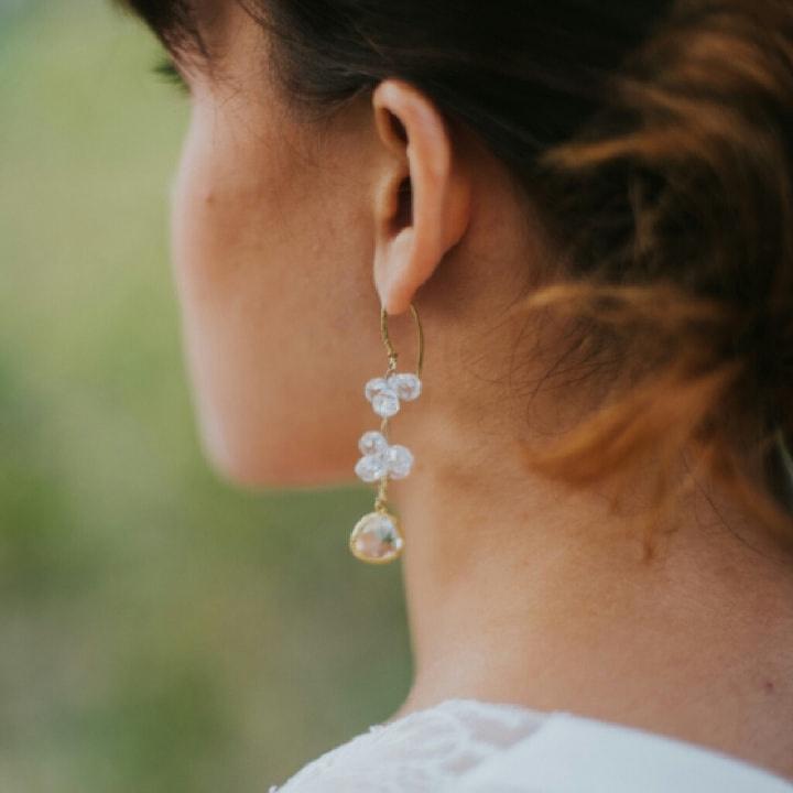 brincos de ouro branco vs dourado para noiva