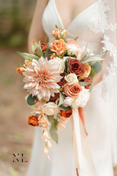 Onde Comprar seu Buquê de Noiva Cascata: Lojas e Preços