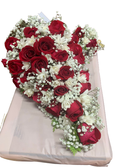 Como Segurar o Buquê de Noiva Cascata para um Efeito Deslumbrante