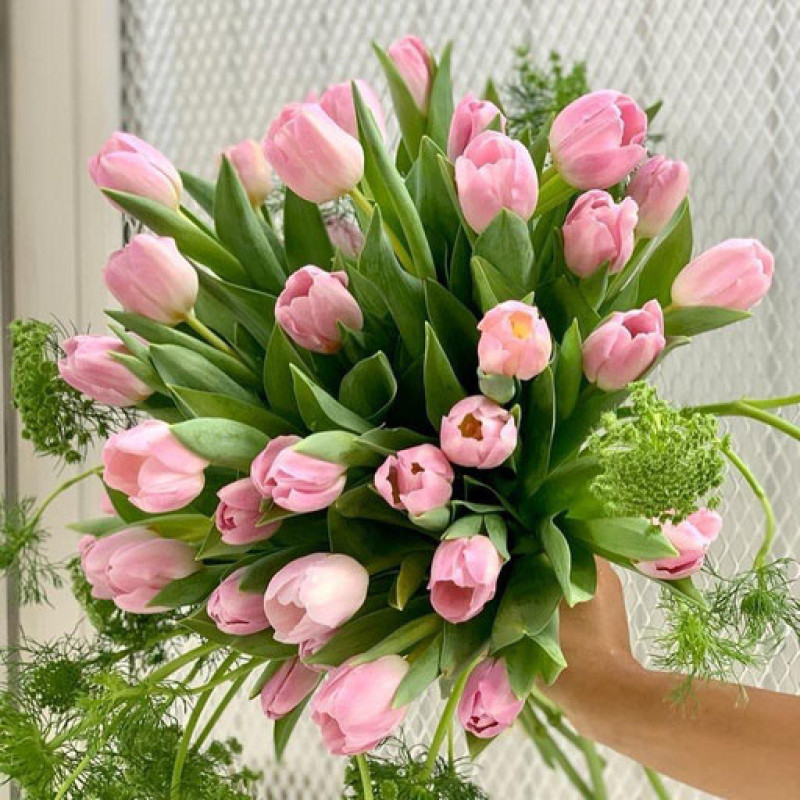 quanto custa um buquê de tulipas de luxo