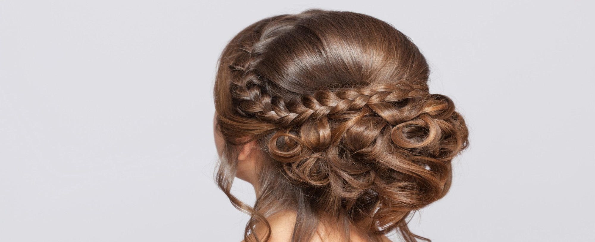 Cabelo Solto ou Preso? Dicas para Madrinhas de Casamento Diurno e Noturno
