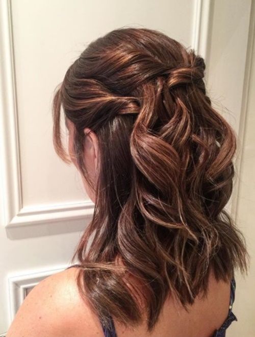 Como Escolher o Penteado de Noiva Ideal para o Decote do Vestido