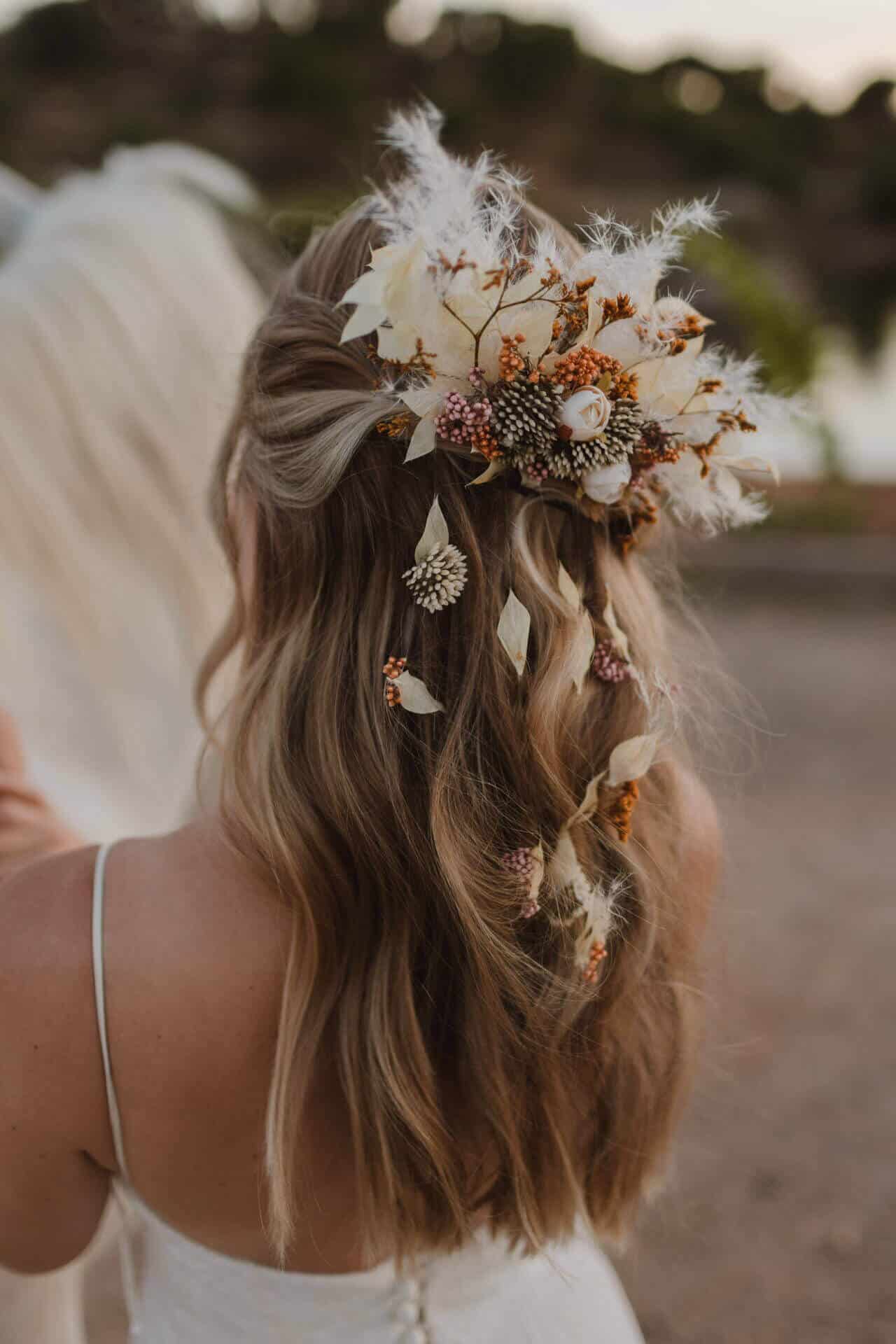 Guia Completo de Acessórios para Penteados de Noiva: Tiara