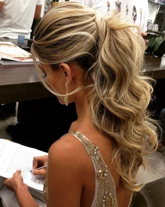 penteados para madrinhas de casamento cabelo crespo