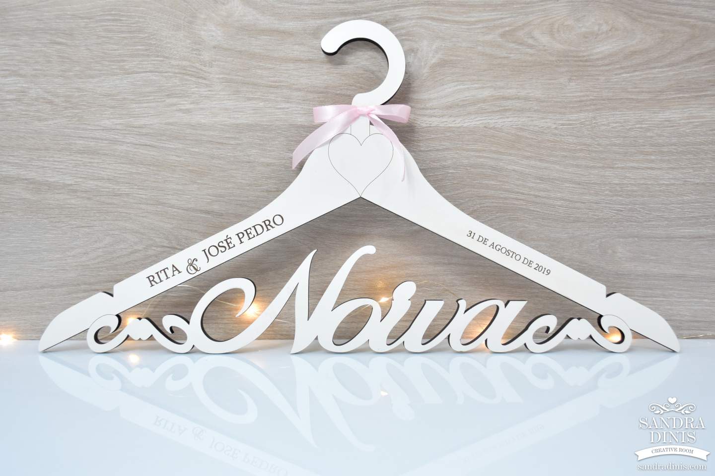 Os Melhores Lugares para Comprar Cabides de Noiva Personalizados Online