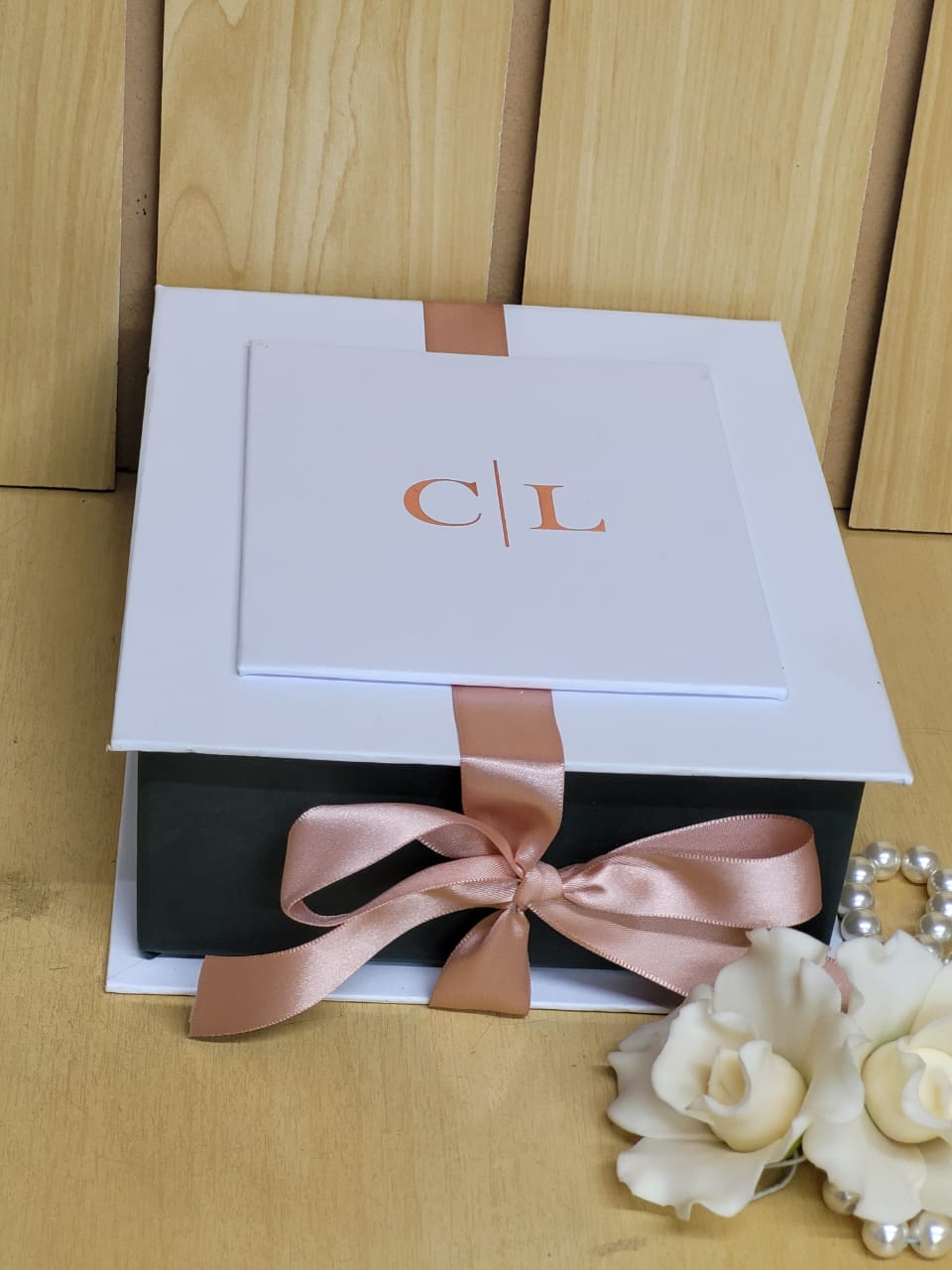 Caixa para padrinhos de casamento com gravata