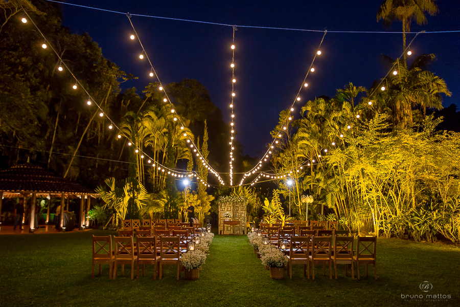 Decoração de Casamento à Noite: Iluminação e Detalhes que Encantam