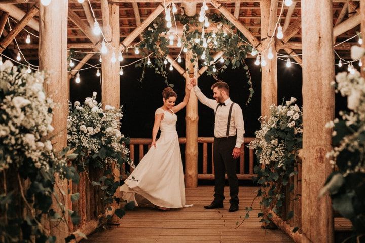 Decoração de Casamento à Noite: Iluminação e Detalhes que Encantam